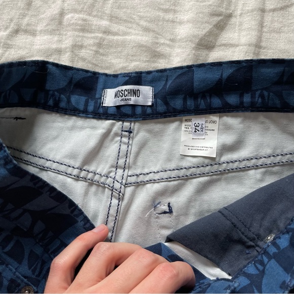 Moschino Jeans Logo Print Jeans - Picture 4 of 5